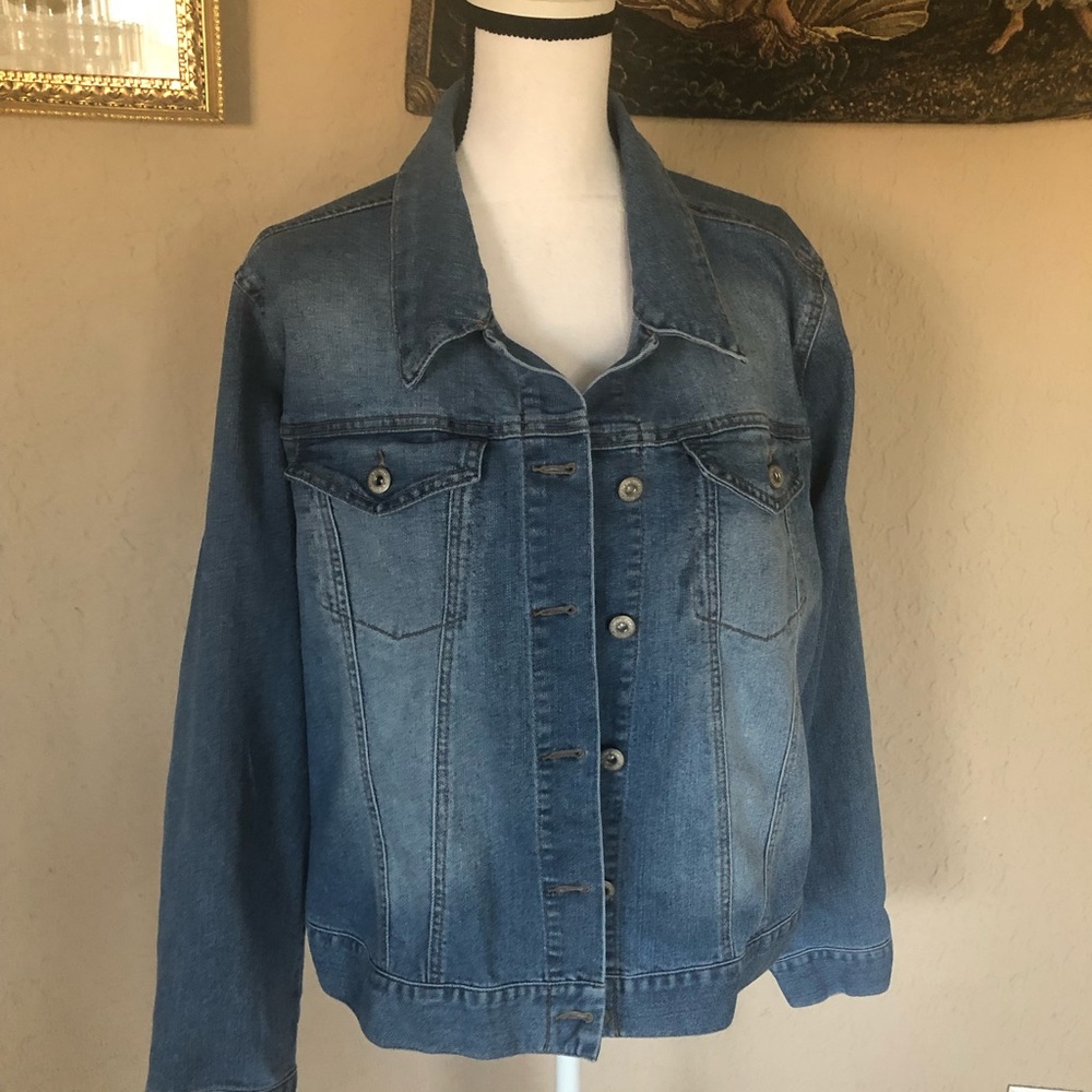 Super cute over size jean jacket